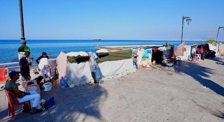 “أمن الدولة” تزيل خيم النازحين عن كورنيش بيروت؟