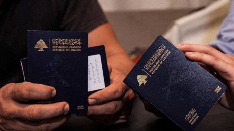 مطلوب يحصل على جواز سفر!