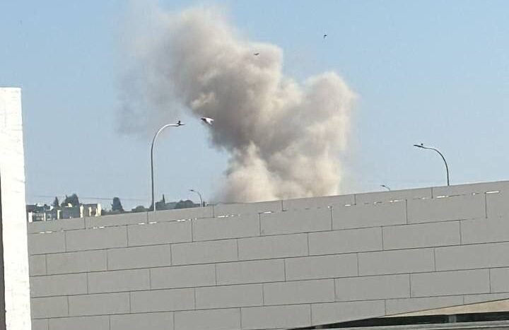 10 إصابات بصواريخ على “كرميئيل” في “الجليل” (فيديو)