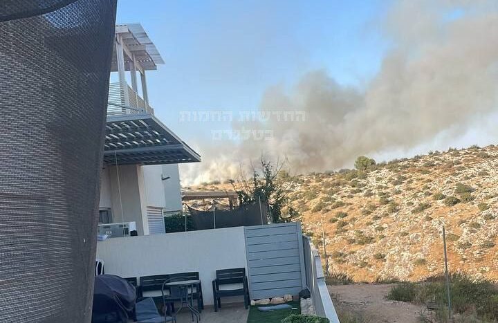 بالفيديو – لحظة سقوط الصاروخ على مبنى في صفد