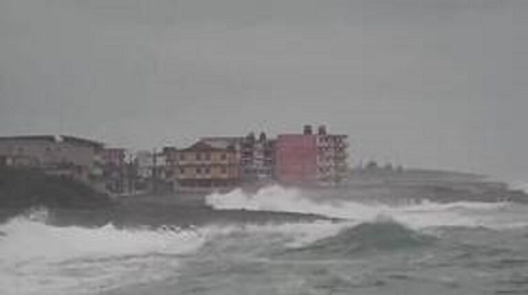 8 قتلى بإعصار “أوسكار” في كوبا (فيديو)