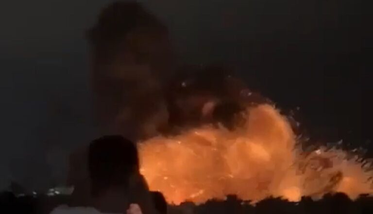 غارة عنيفة على الغبيري (فيديو)