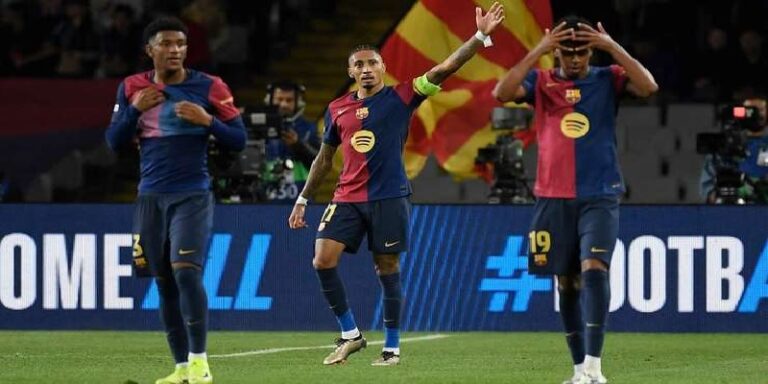 دوري أبطال أوروبا لكرة القدم: هاتريك رافيينا يقود برشلونة للثأر من بايرن ميونخ