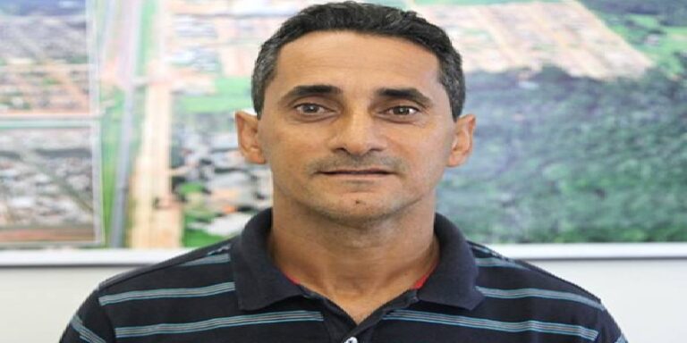 وفاة زي كارلوس مدافع منتخب البرازيل الأسبق