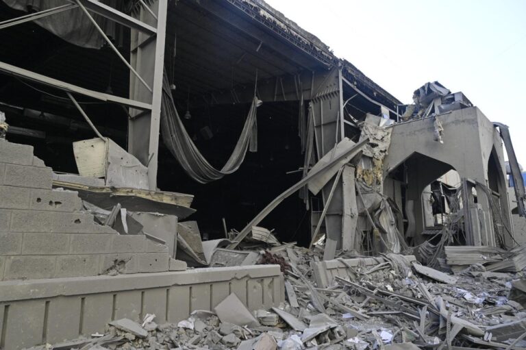 بالفيديو.. الأضرار بشوارع الضاحية بعد العدوان