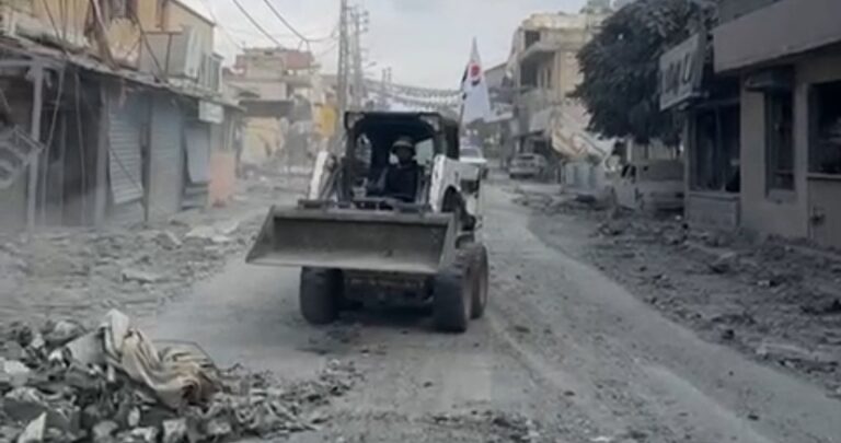 فتح طريق عام في أنصار