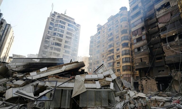 بالفيديو.. انهيار مبنى ودمار هائل بعد غارات الضاحية