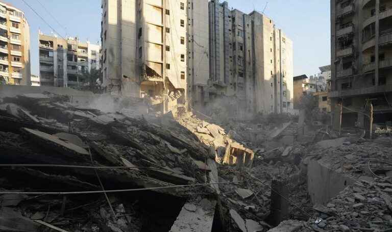 بالفيديو.. آثار الدمار في محيط الجامعة اللبنانية