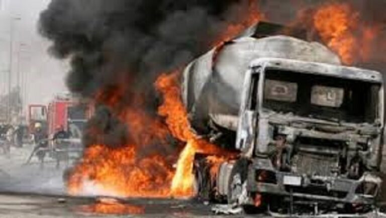 94 قتيلاً و50 جريحاً بإنفجار صهريج في نيجيريا