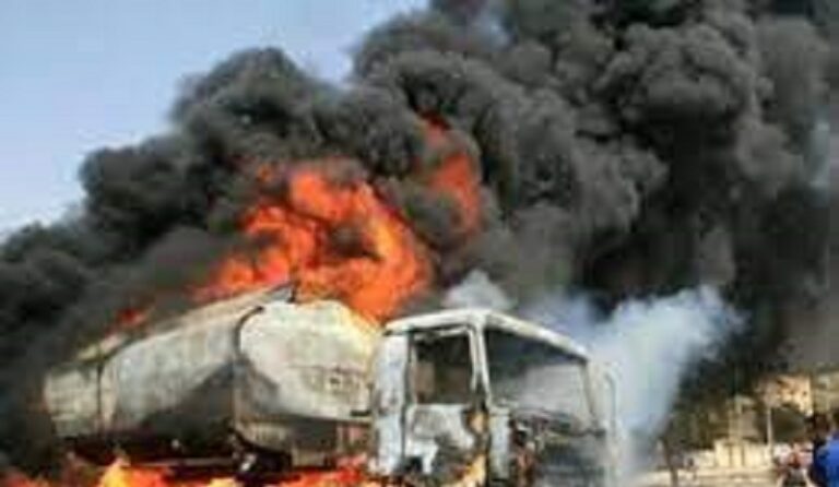 إرتفاع حصيلة إنفجار صهريج في نيجيريا إلى 140 قتيلاً