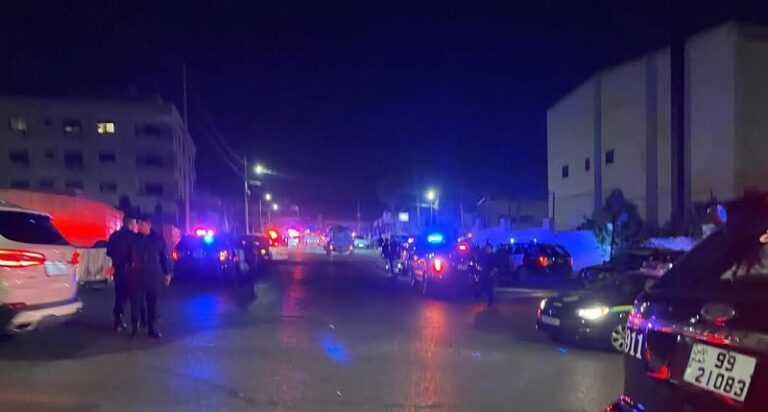 إطلاق نار قرب السفارة الصهيونية في عمان.. و3 إصابات من رجال الأمن (فيديو)