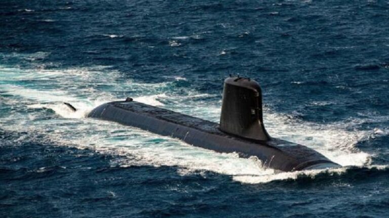 بالفيديو.. الاحتلال يستخدم غواصات حربية بعملياته في لبنان