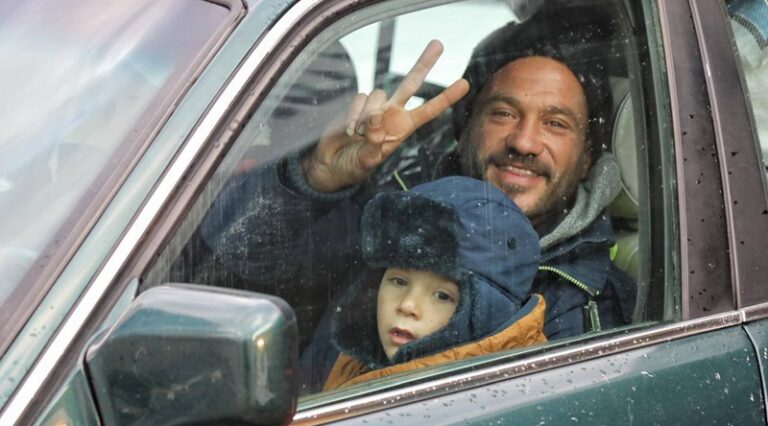 عادوا منتصرين.. ما مصير التعويضات وإعادة البناء؟