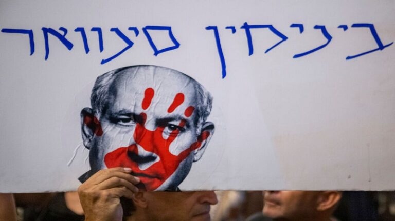 تجنيد “جواسيس” في جيش الاحتلال.. وابتزاز للحصول على وثائق سرية!