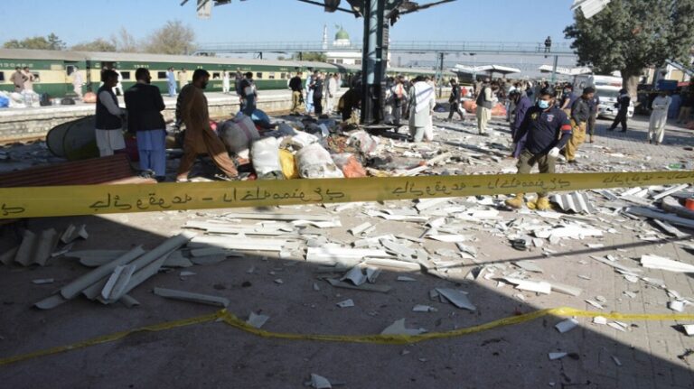 إنفجار في باكستان (فيديو)