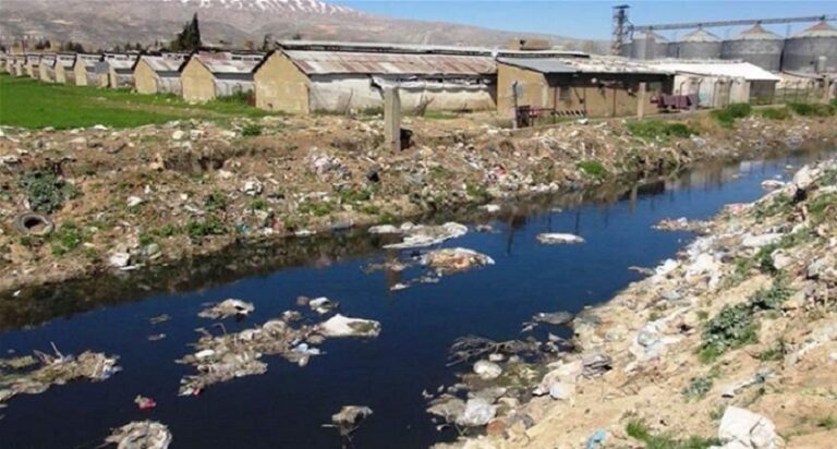 “مصلحة الليطاني” تواصل تنظيف مجرى نهر الليطاني