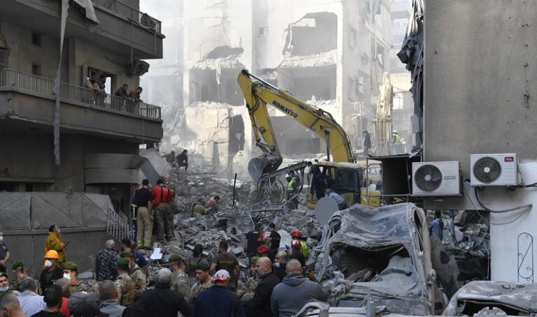 إنتشال جثامين 4 شهداء  في البسطة.. والبحث عن مفقودة في الغبيري