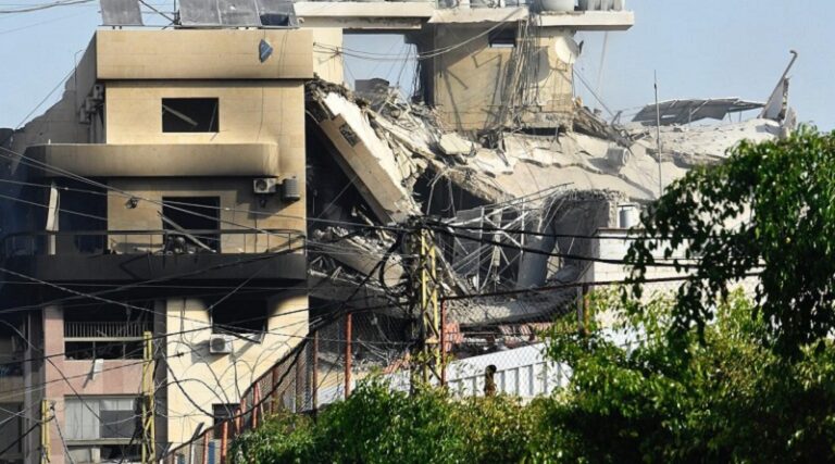 بالفيديو.. آثار الغارات على الطيونة ليلاً