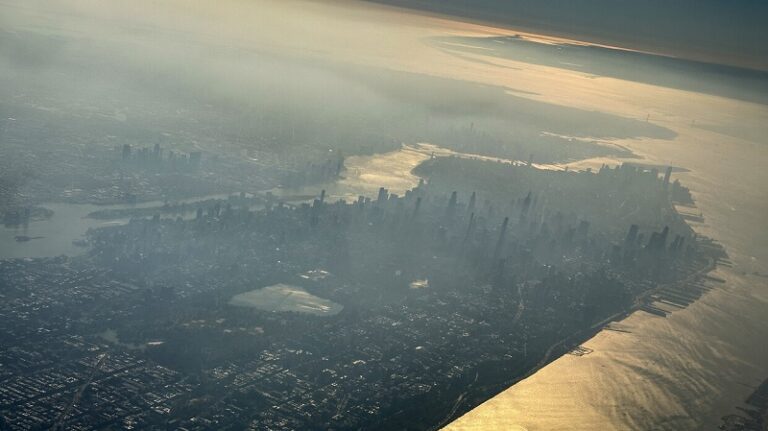 بالصور.. الأقمار الإصطناعية تظهر حجم الحرائق في كاليفورنيا