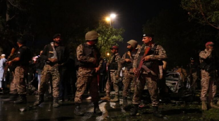 مقتل 9 جنود باكستانيين  في كمين مسلح