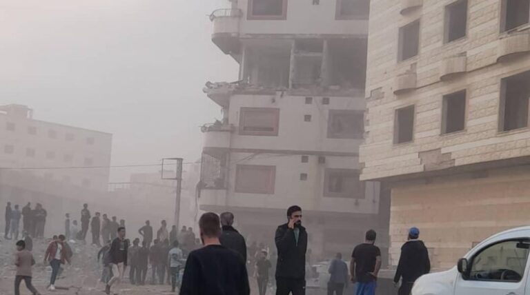 بالفيديو والصور – 9 شهداء و15 جريحاً بإستهداف شقة في دمشق