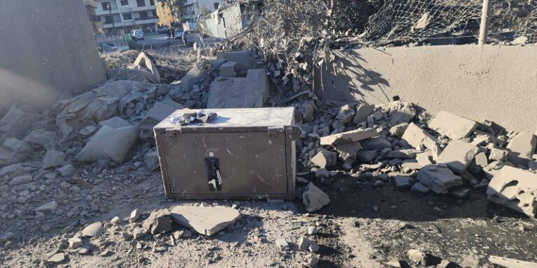 بالفيديو.. المبنى المستهدف في رأس النبع