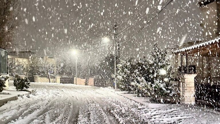 ثلوج نيسان تغطي لبنان (فيديو وصور)