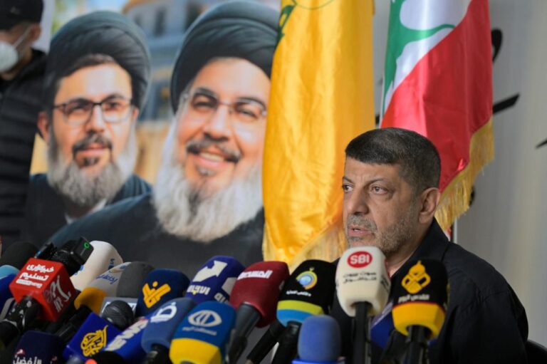 الحاج الصديق.. بعيداً من الاعلام