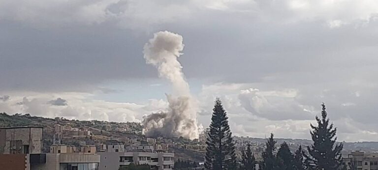 غارة على الغازية.. و3 شهداء (فيديو)