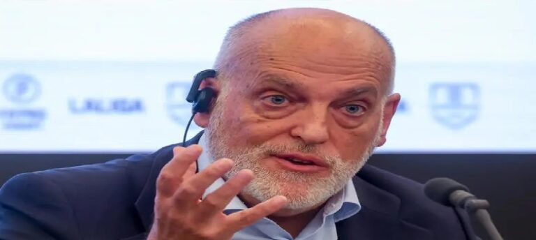 تيباس يهاجم بيريز: لا يستطيع خداع الأندية الإسبانية