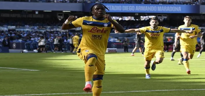 أتالانتا يُلحق بنابولي المتصدر خسارة قاسية