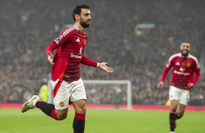 مانشستر يونايتد يواصل صحوته ويهزم ليستر سيتي بثلاثية