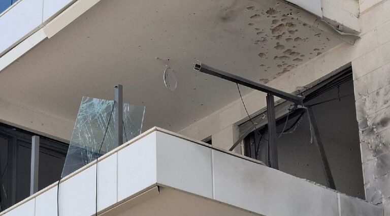 مسيرات من لبنان على نهاريا.. وإصابة مبنى (صور)