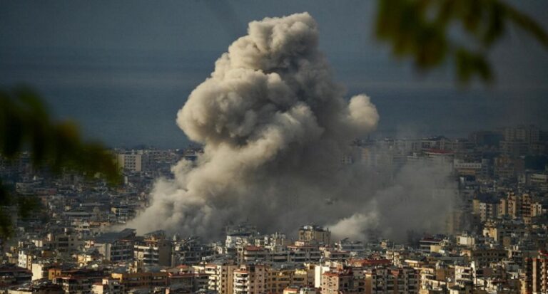 بالفيديو.. غارتان عنيفتان على الجاموس