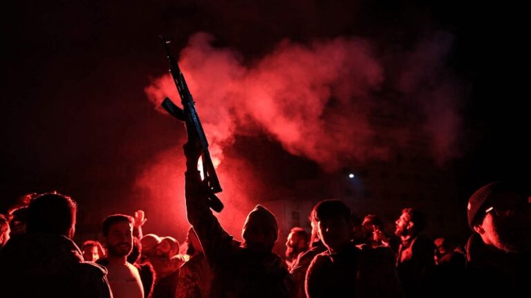 الفصائل المسلحة تعلن السيطرة على مدينة دمشق