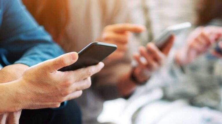 الاستخبارات الإيرانية: للإبلاغ عن أي مكالمات مشبوهة