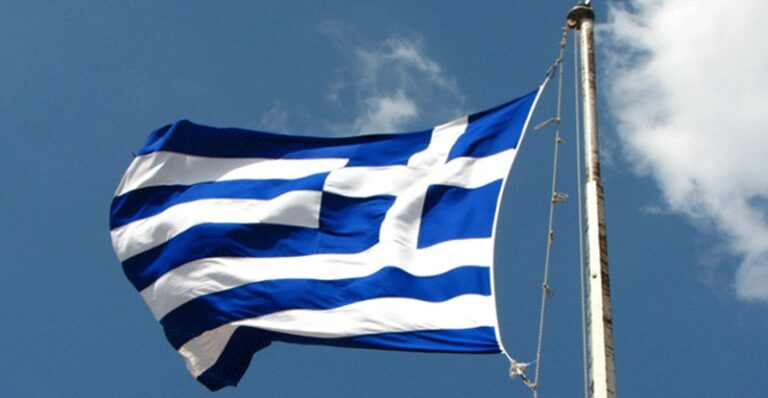 اليونان تعلّق دراسة طلبات اللجوء للسوريين