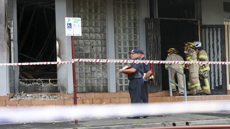 بالفيديو.. حريق بكنيس يهودي في أستراليا