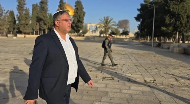 بن غفير يقتحم المسجد الأقصى