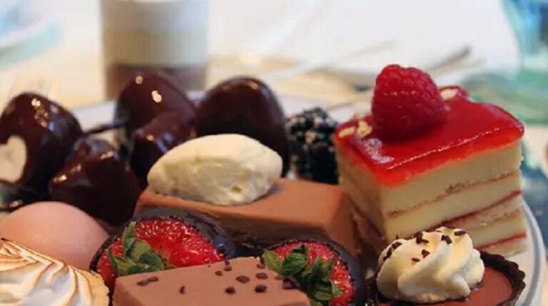 حشرات في الحلويات!