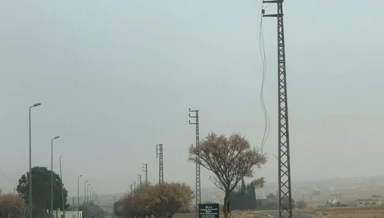 سرقة أسلاك الكهرباء ليلة الميلاد في القاع