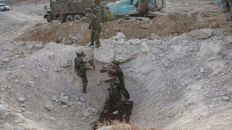 مقتل 12 جندياً بانفجار في فيتنام