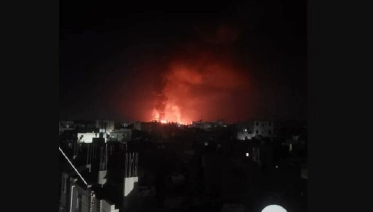 الاحتلال قصف موانئ ومحطة كهرباء في اليمن