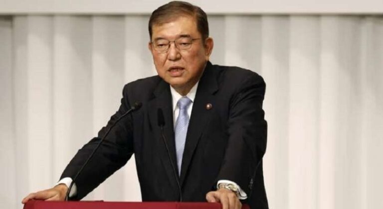 رئيس وزراء اليابان يسكن مع الأشباح: لست خائفاً!