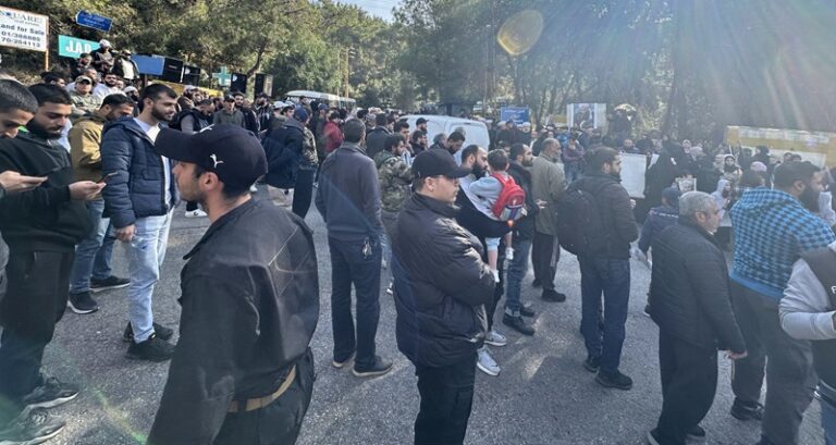 اعتصام لأهالي الموقوفين أمام سجن رومية (فيديو)