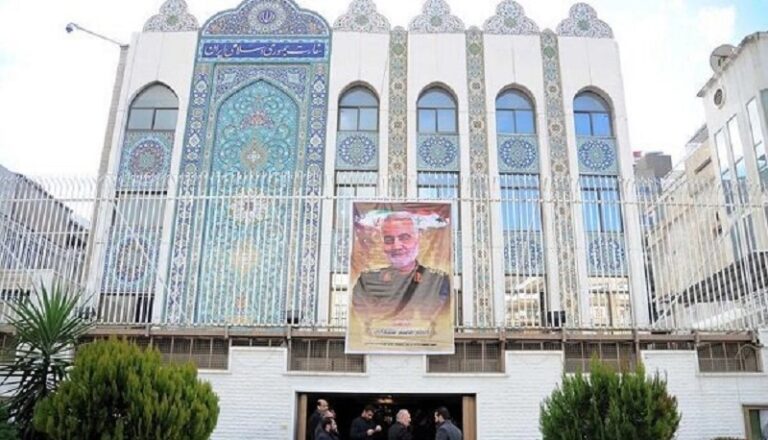 مقتل موظف بالسفارة الإيرانية في دمشق