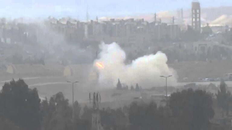 غارات على مطار المزة العسكري بدمشق