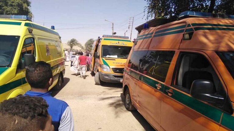 13 قتيلاً بحادث تصادم في مصر (فيديو)