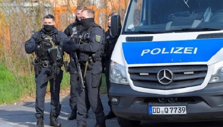 أم تقتل طفليها وتحاول الإنتحار يوم عيد الميلاد!