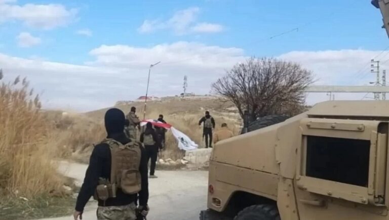 “القيادة العامة”: سلاحنا هدية للجيش